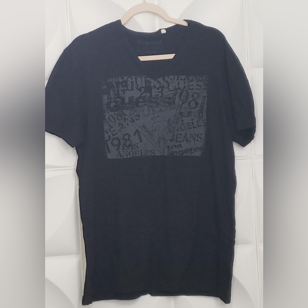 Guess Men's Gray Graphic Tee